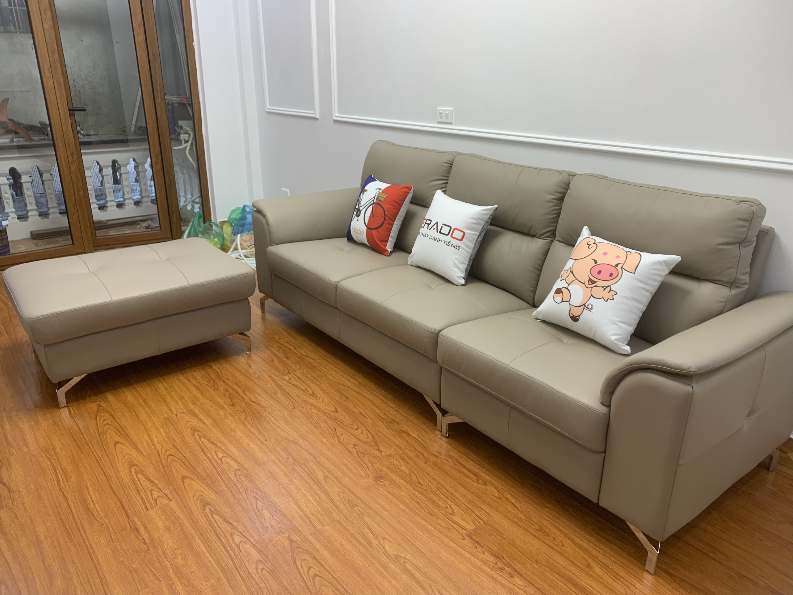 ERADO BÀN GIAO THÀNH CÔNG BỘ SOFA VĂNG DA THẬT NHẬP KHẨU CHO ANH TRƯỜNG Ở TRẦN ĐẠI NGHĨA